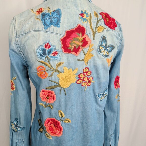 Driftwood Chambray Button Down X Small Embroidered Top Fitted Floral - Picture 6 of 10